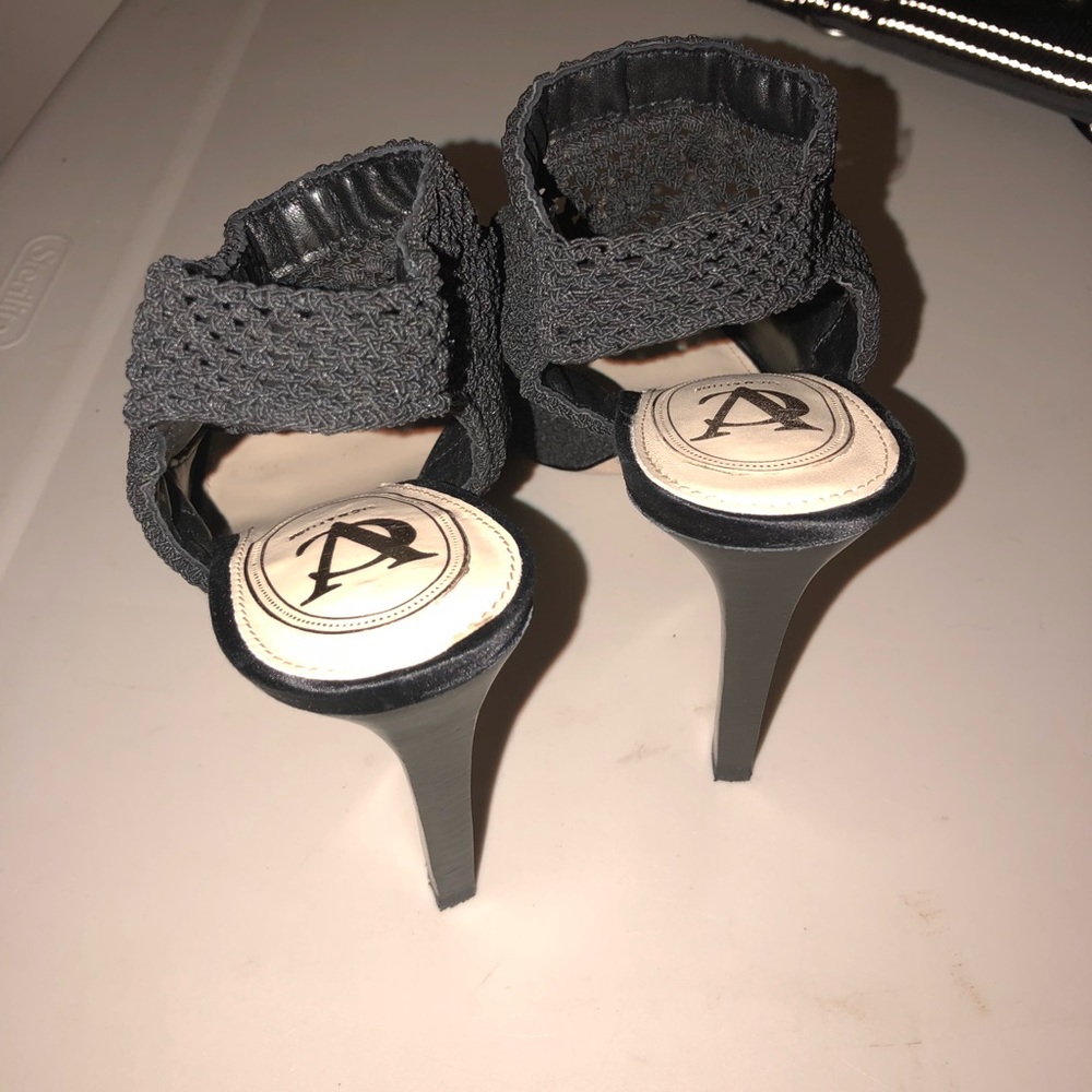 Black Vince Cameron signature v-Bellini heels - Picture 4 of 5